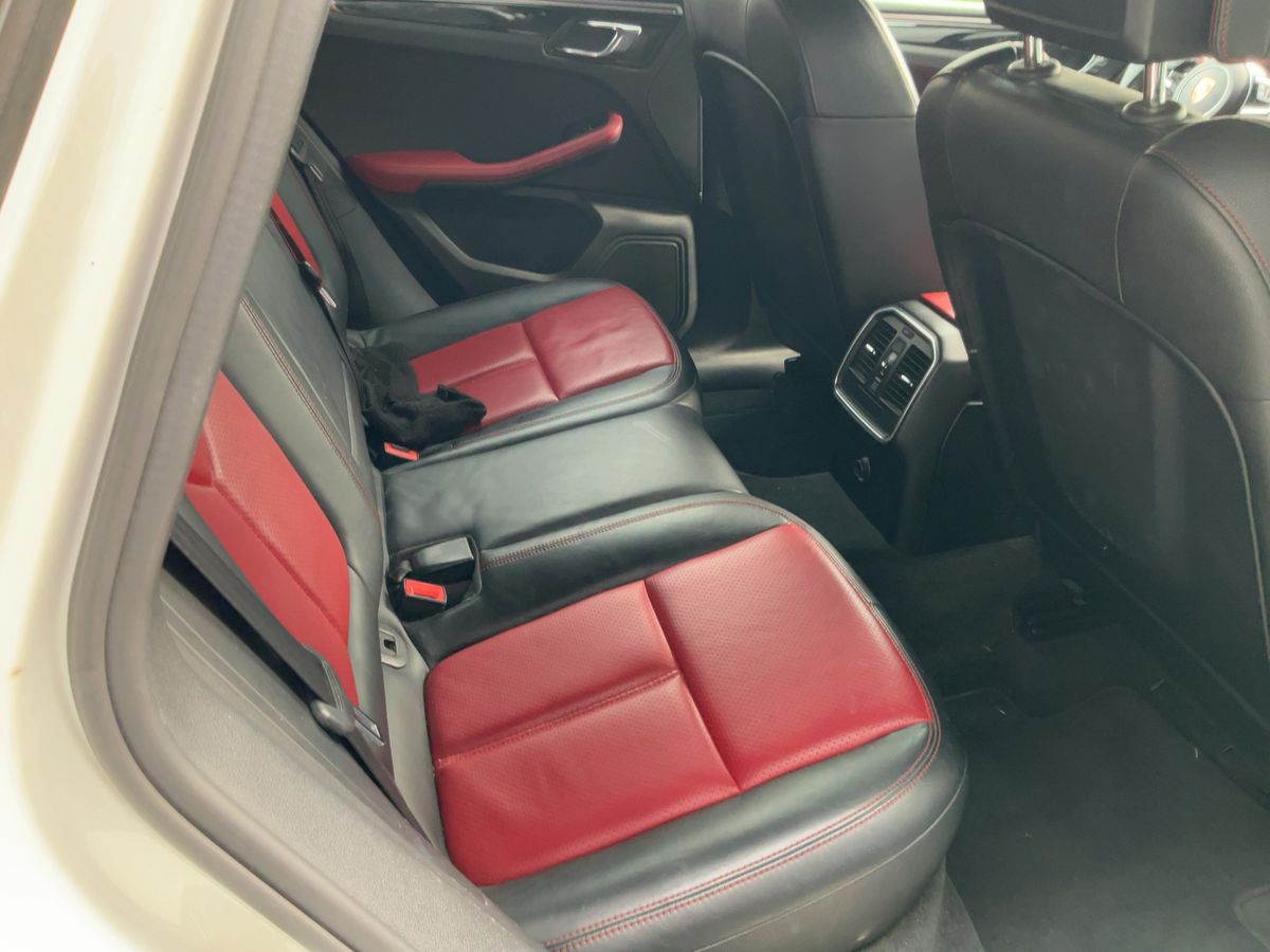 Porsche Macan 2016 — photo 20