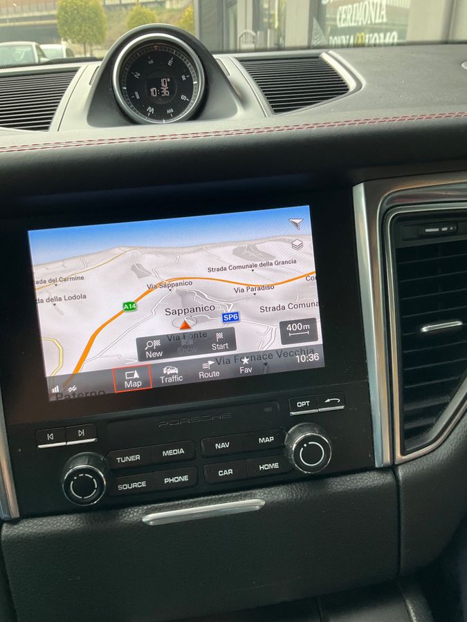 Porsche Macan 2016 — photo 26