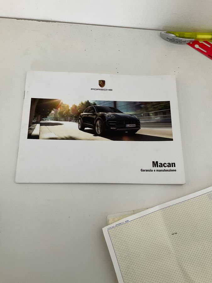 Porsche Macan 2016 — photo 27