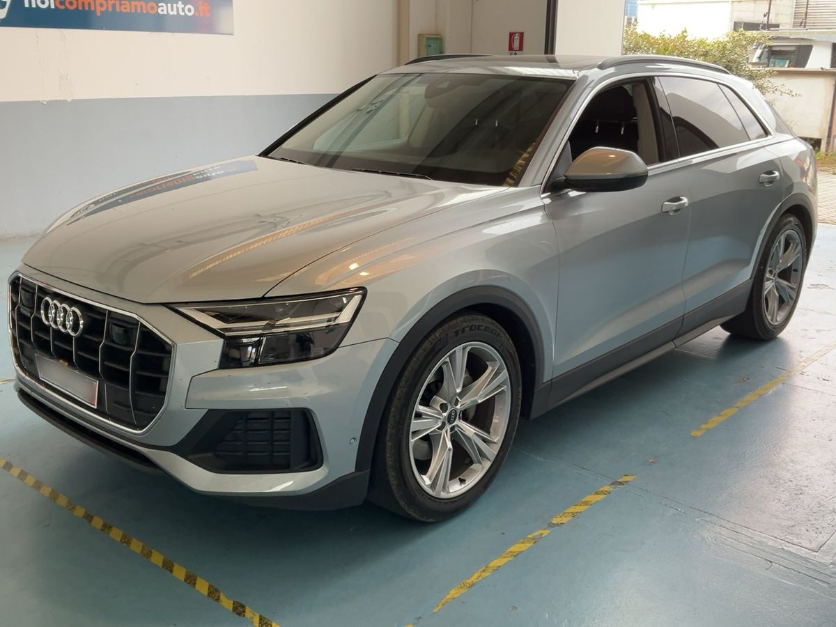 Audi Q8 2023 — photo 1