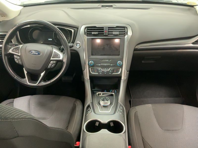 Ford Mondeo 2.0 TDCi EcoBlue Titanium — zdjęcie 12