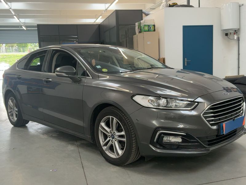Ford Mondeo 2.0 TDCi EcoBlue Titanium — zdjęcie 8
