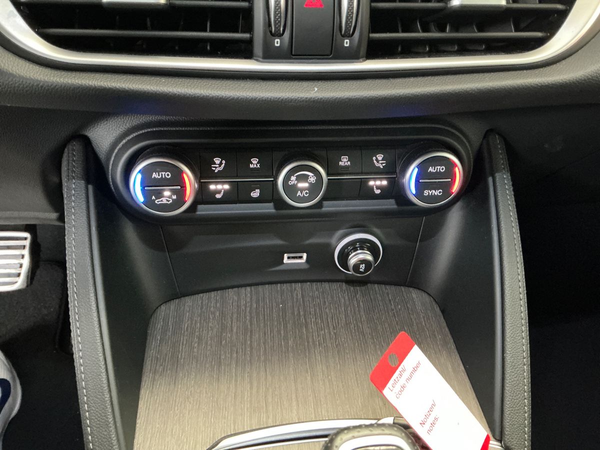 Alfa Romeo 2022 — photo 29
