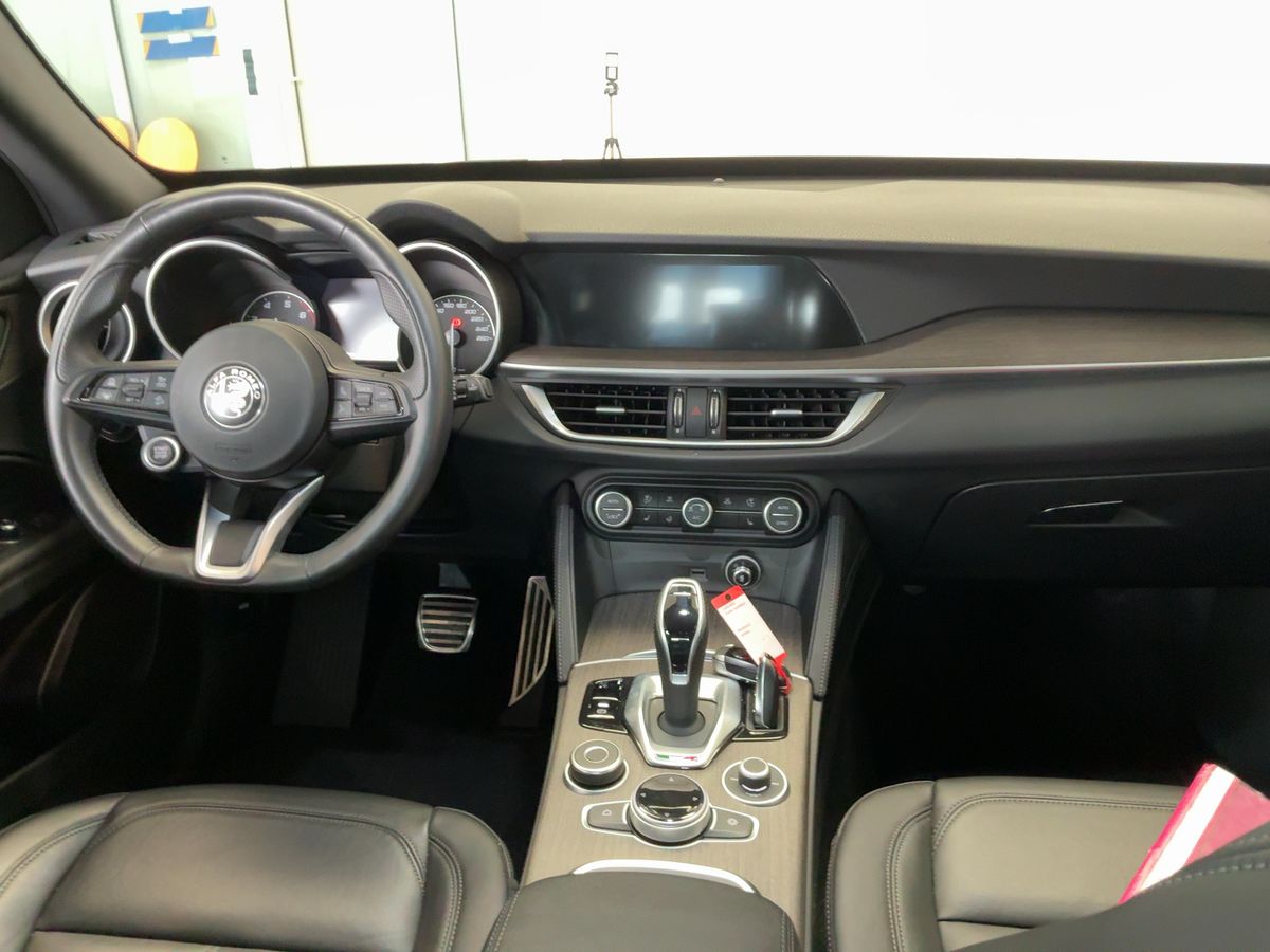 Alfa Romeo 2022 — photo 18