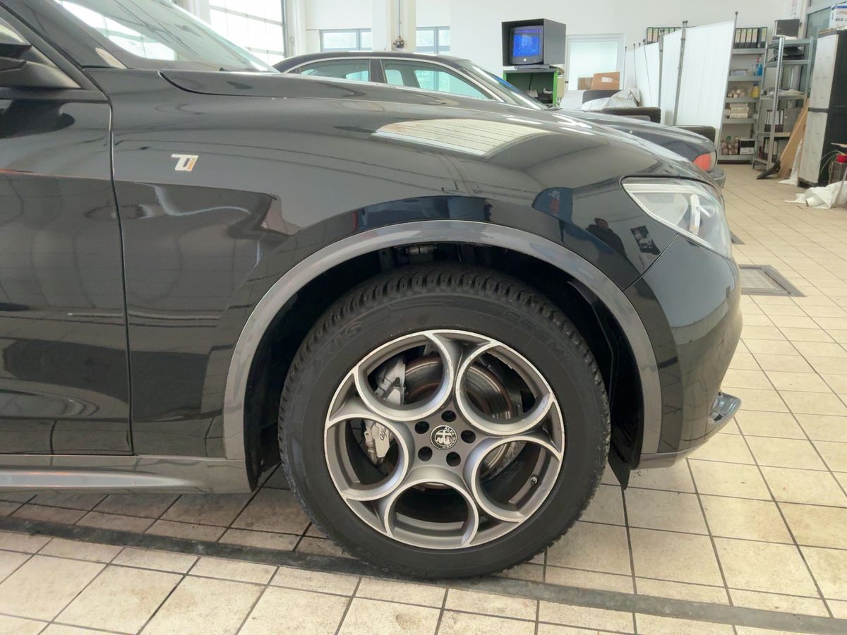 Alfa Romeo 2022 — photo 13