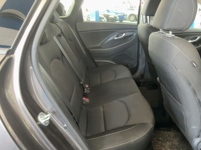 Hyundai i30 1.6 CRDi YES! — zdjęcie 14