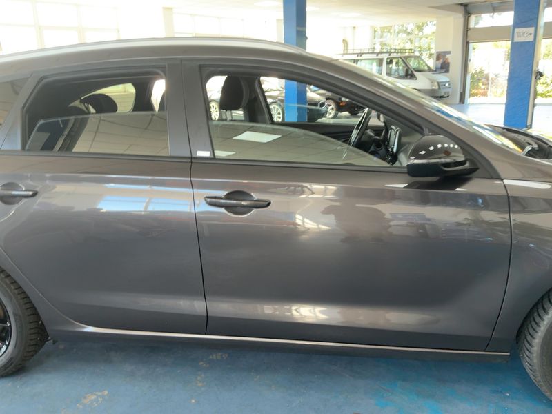Hyundai i30 1.6 CRDi YES! — zdjęcie 7