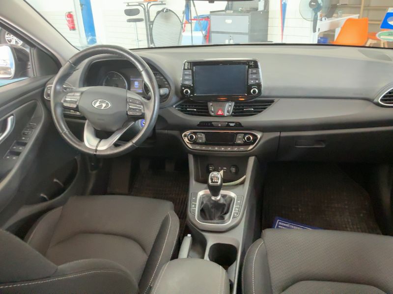 Hyundai i30 1.6 CRDi YES! — zdjęcie 12