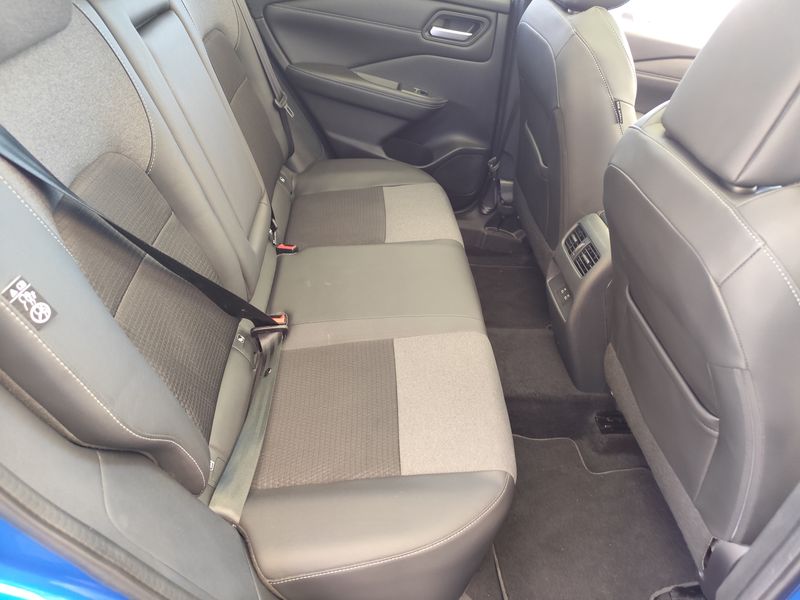 Nissan Qashqai 1.3 DIG-T Mild-Hybrid N-Connecta — zdjęcie 14