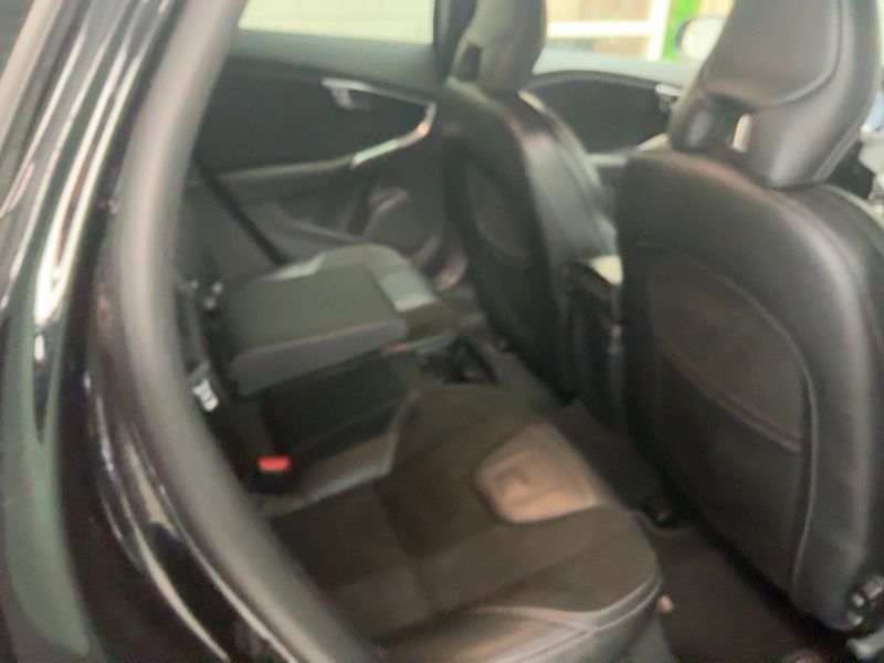 Volvo V40 2.0 D2 R-Design Kinetic — zdjęcie 14