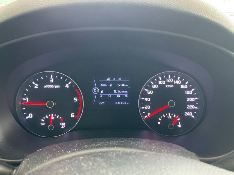 Kia Sportage 1.7 CRDi Cool 2WD — zdjęcie 13
