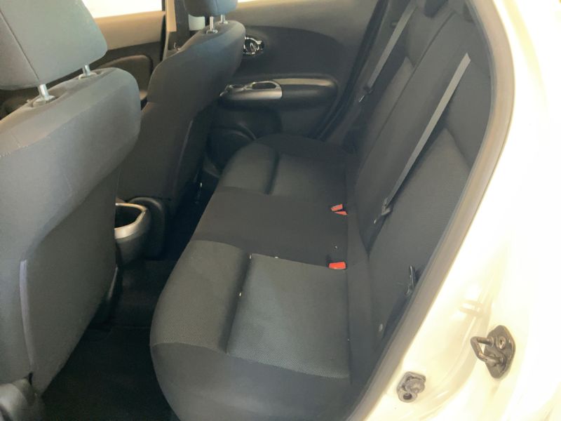 Nissan Juke 1.6 Tekna — zdjęcie 14