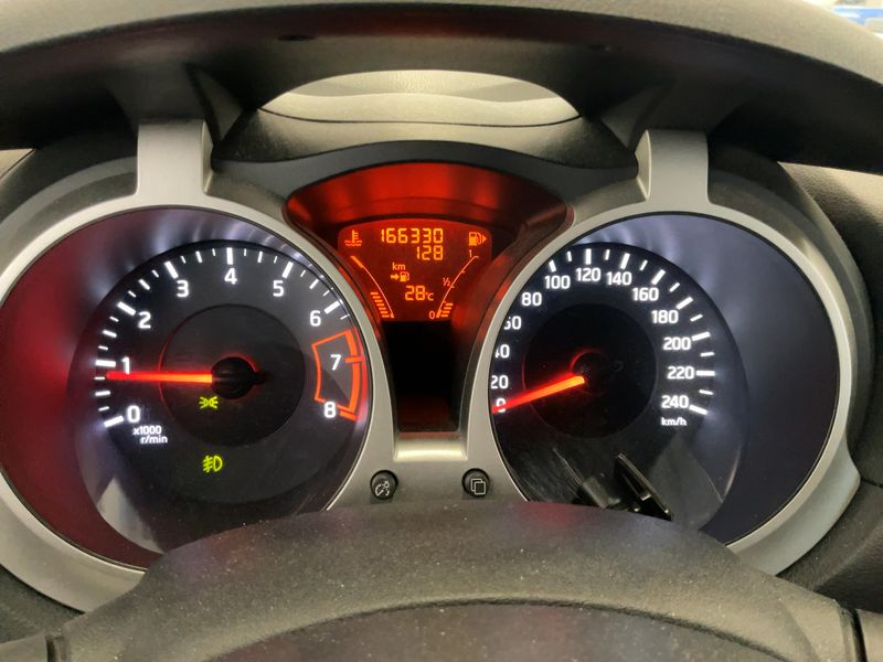 Nissan Juke 1.6 Tekna — zdjęcie 13