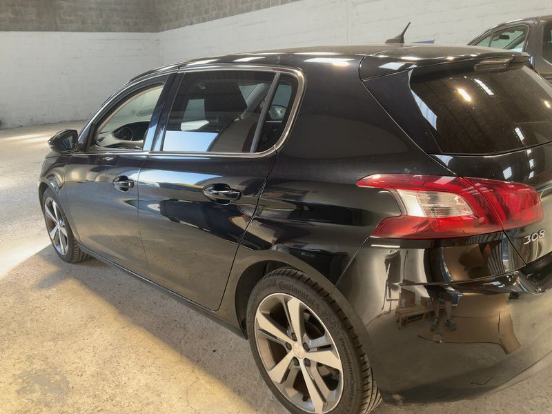Peugeot 308 1.6 e-HDi Allure — zdjęcie 3