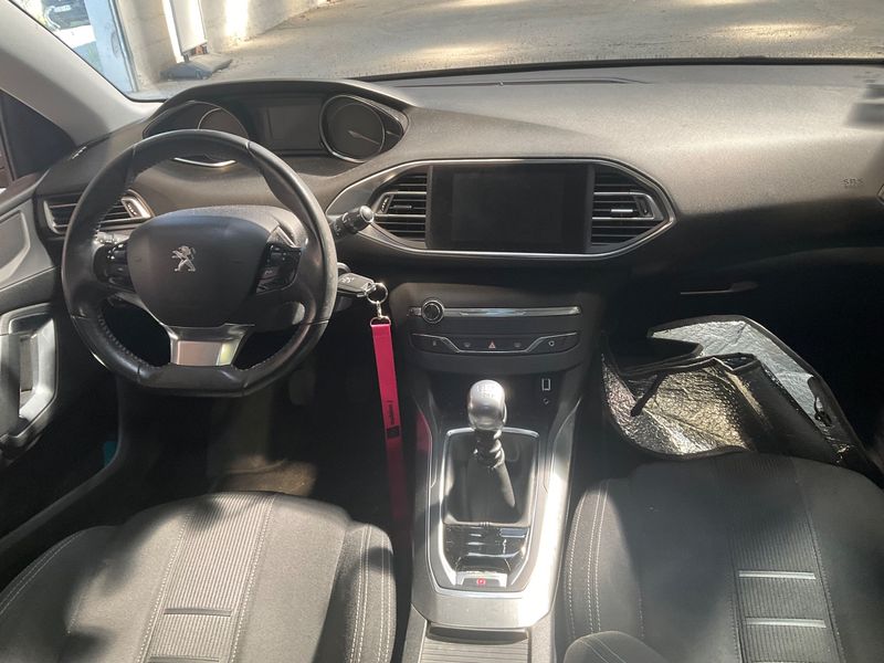 Peugeot 308 1.6 e-HDi Allure — zdjęcie 12