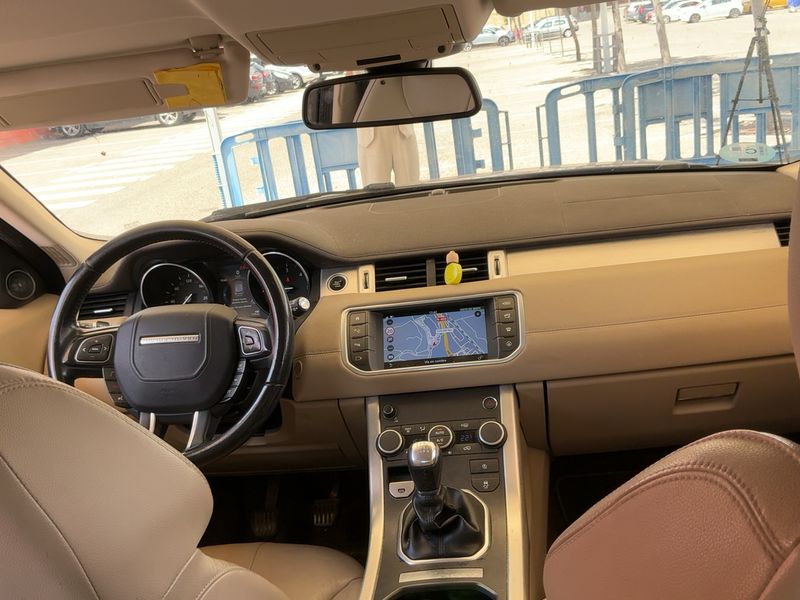 Land Rover Evoque 2.0 Td4 SE — zdjęcie 12