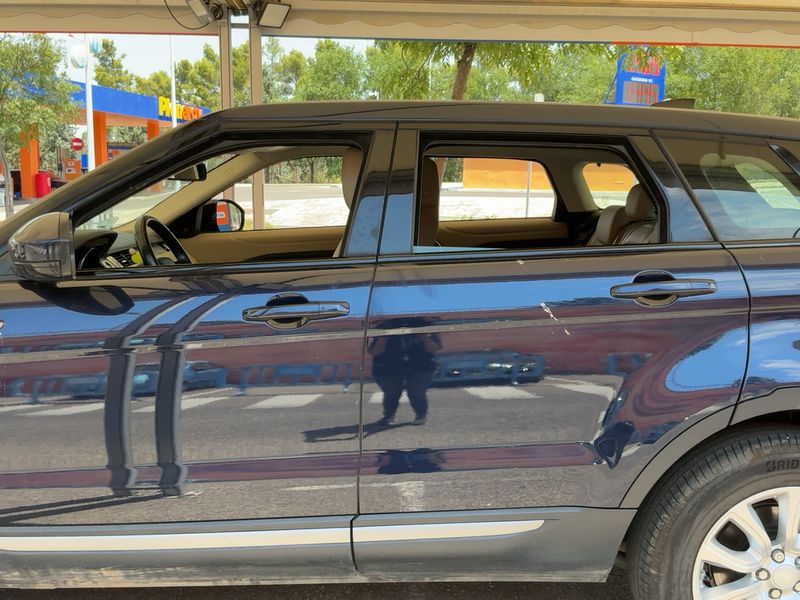 Land Rover Evoque 2.0 Td4 SE — zdjęcie 4