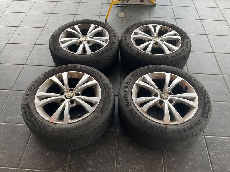 Alfa Romeo Giulietta 1.6 JTDM Distinctive 2012 – снимка 15