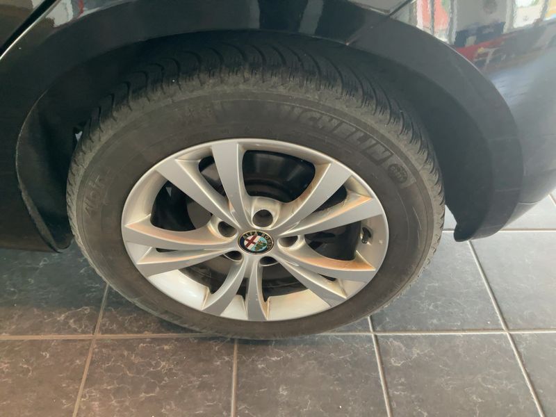 Alfa Romeo Giulietta 1.6 JTDM Distinctive 2012 – снимка 5
