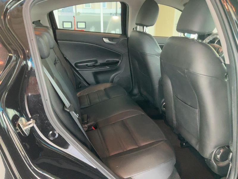 Alfa Romeo Giulietta 1.6 JTDM Distinctive — zdjęcie 14