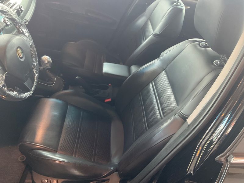 Alfa Romeo Giulietta 1.6 JTDM Distinctive 2012 – снимка 29