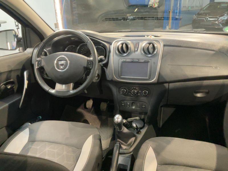 Dacia Sandero 0.9 TCe Stepway Prestige 2015 – снимка 17