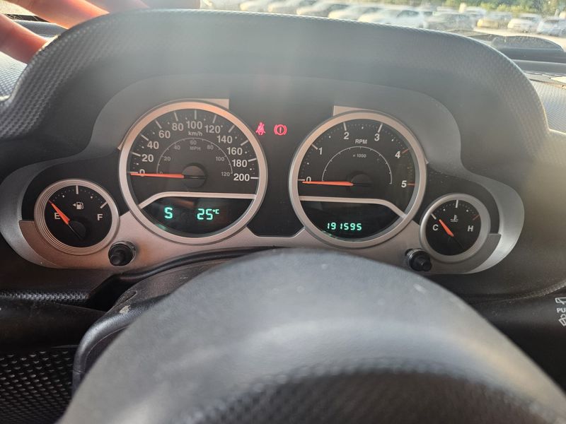 Jeep Wrangler Unlimited 2.8 CRD Sahara — zdjęcie 13