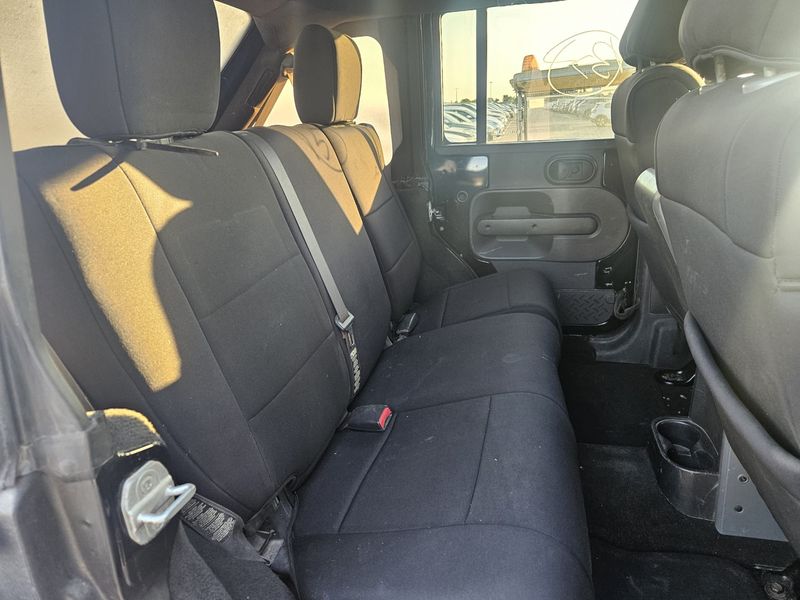 Jeep Wrangler Unlimited 2.8 CRD Sahara — zdjęcie 14