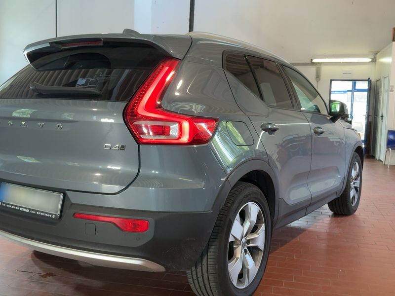 Volvo XC40 2.0 D4 Momentum Pro AWD — zdjęcie 6