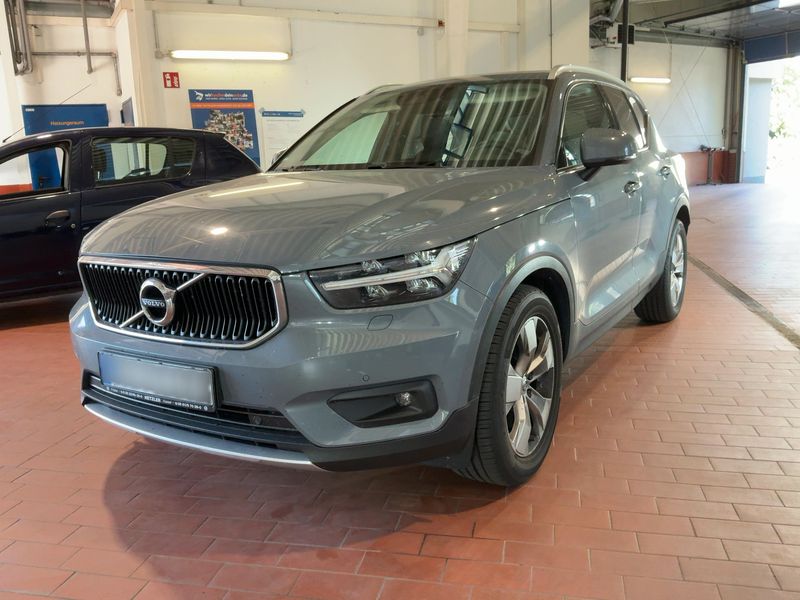 Volvo XC40 2.0 D4 Momentum Pro AWD