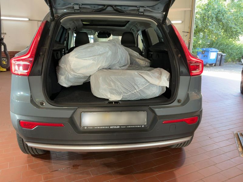 Volvo XC40 2.0 D4 Momentum Pro AWD — zdjęcie 10