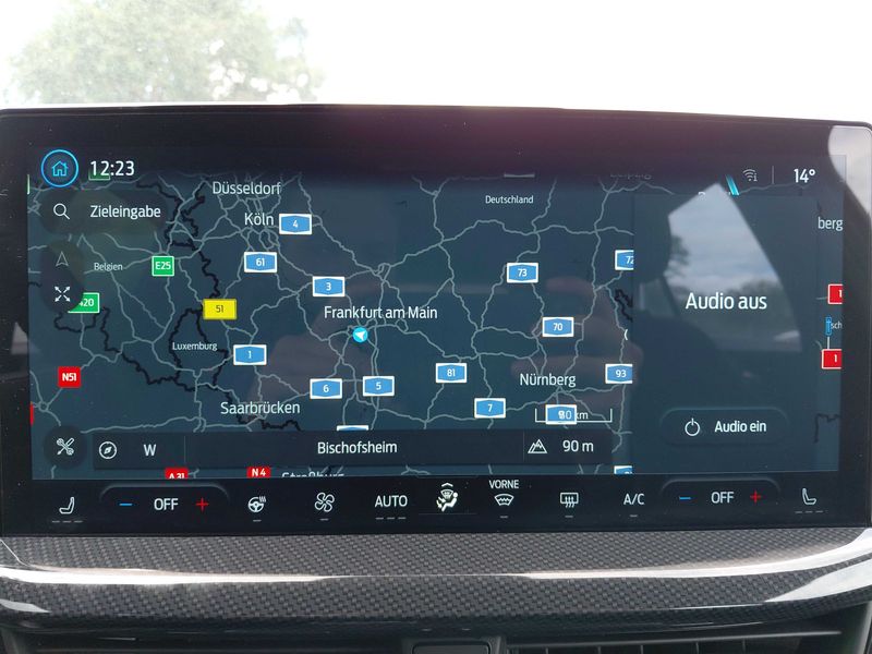 Ford Focus 1.5 TDCi EcoBlue ST-Line — zdjęcie 13