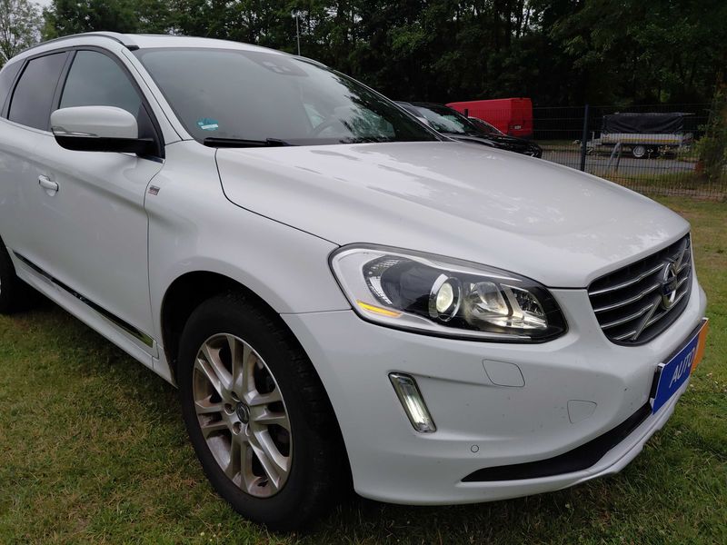 Volvo XC60 2.4 D5 Summum AWD — zdjęcie 6