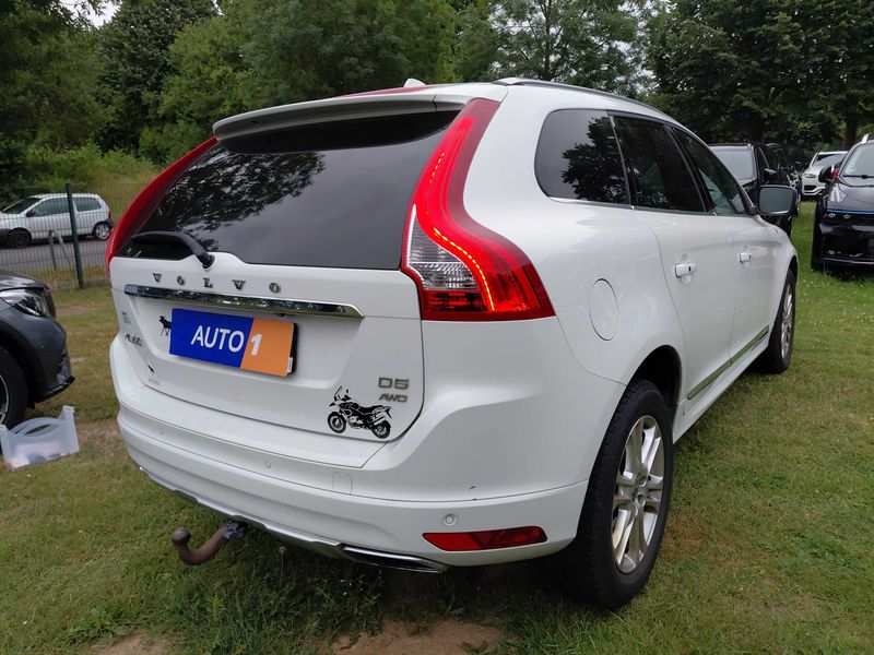 Volvo XC60 2.4 D5 Summum AWD — zdjęcie 5