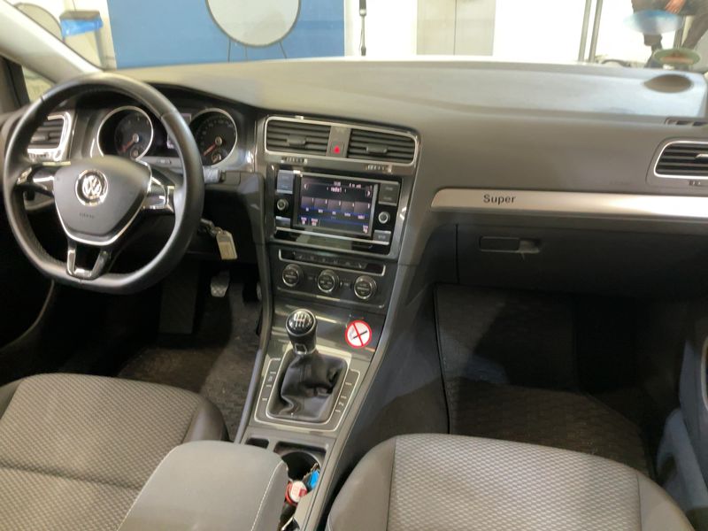 Volkswagen Golf VII 1.0 TSI Trendline BlueMotion Tech 2019 – снимка 17