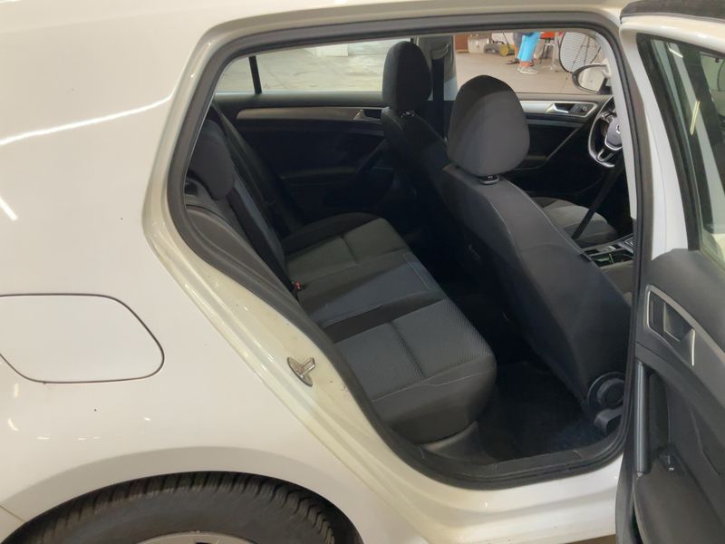 Volkswagen Golf VII 1.0 TSI Trendline BlueMotion Tech 2019 – снимка 19