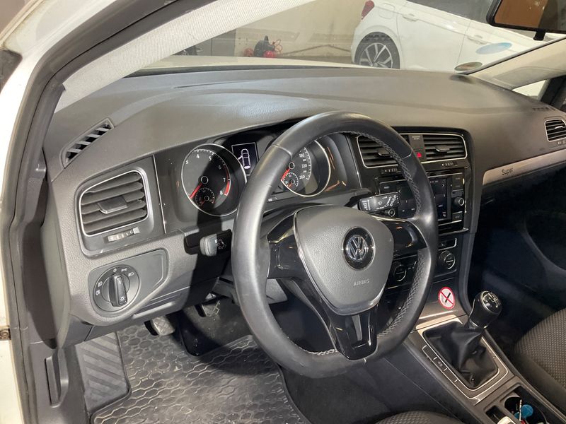 Volkswagen Golf VII 1.0 TSI Trendline BlueMotion Tech 2019 – снимка 35