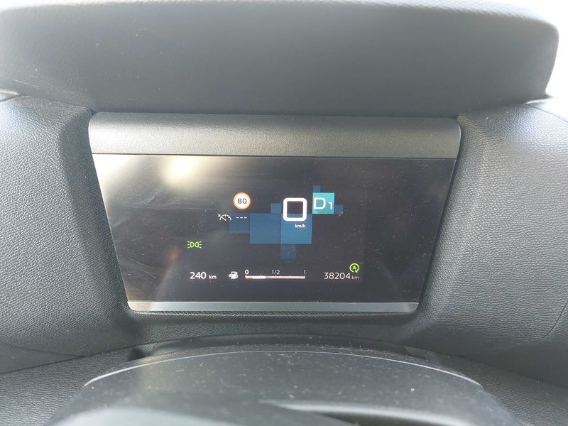 Citroen C4 1.2 PureTech Feel 2022 – снимка 12