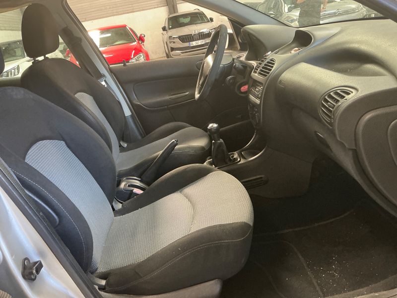 Peugeot 206 1.4 X-Line Clim 2004 – снимка 3