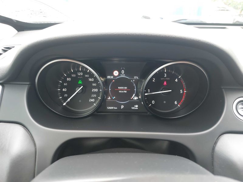 Land Rover Discovery Sport 2.0 Td4 HSE Luxury — zdjęcie 12
