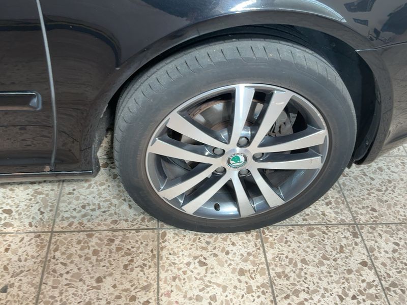 Skoda Octavia 2.0 TDI Elegance 2012 – снимка 11