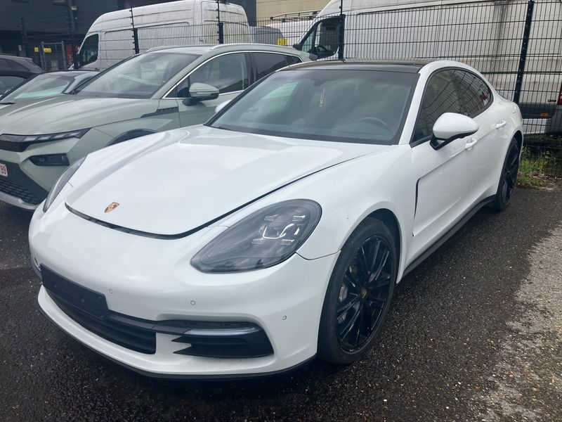 Porsche Panamera 4 E-Hybrid