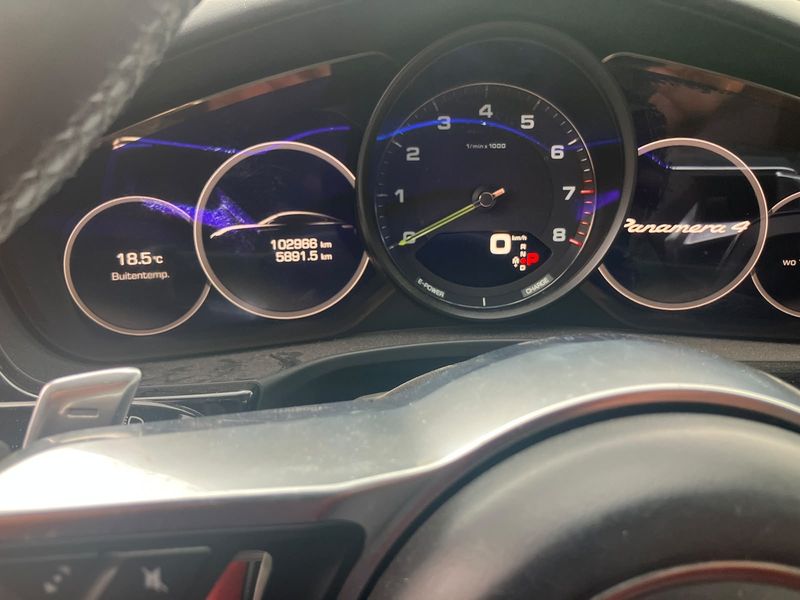 Porsche Panamera 4 E-Hybrid — zdjęcie 17