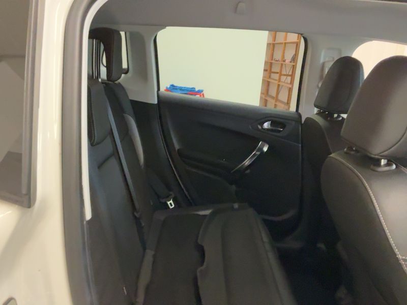Peugeot 2008 1.6 Blue-HDi Allure 2016 – снимка 20