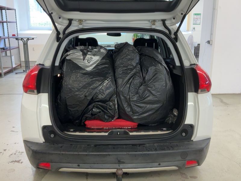 Peugeot 2008 1.6 Blue-HDi Allure 2016 – снимка 16