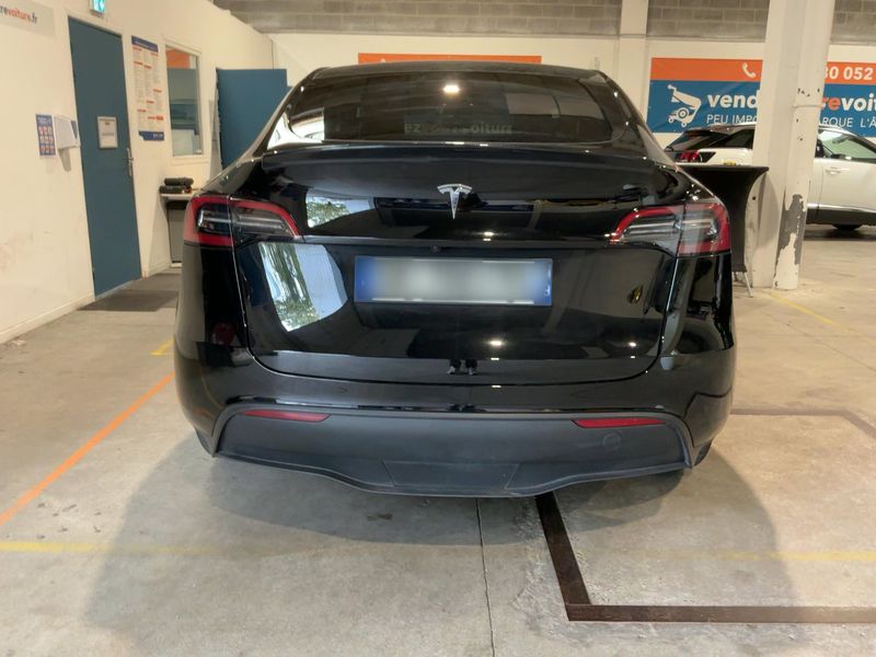 Tesla Model Y Standard Range — zdjęcie 5
