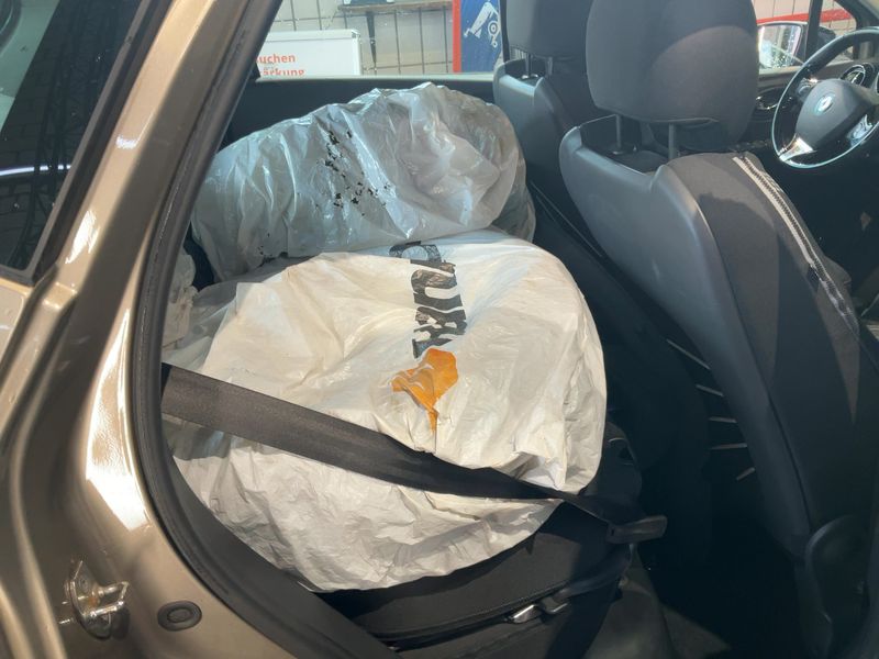 Renault Captur 1.5 dCi Energy Luxe — zdjęcie 14