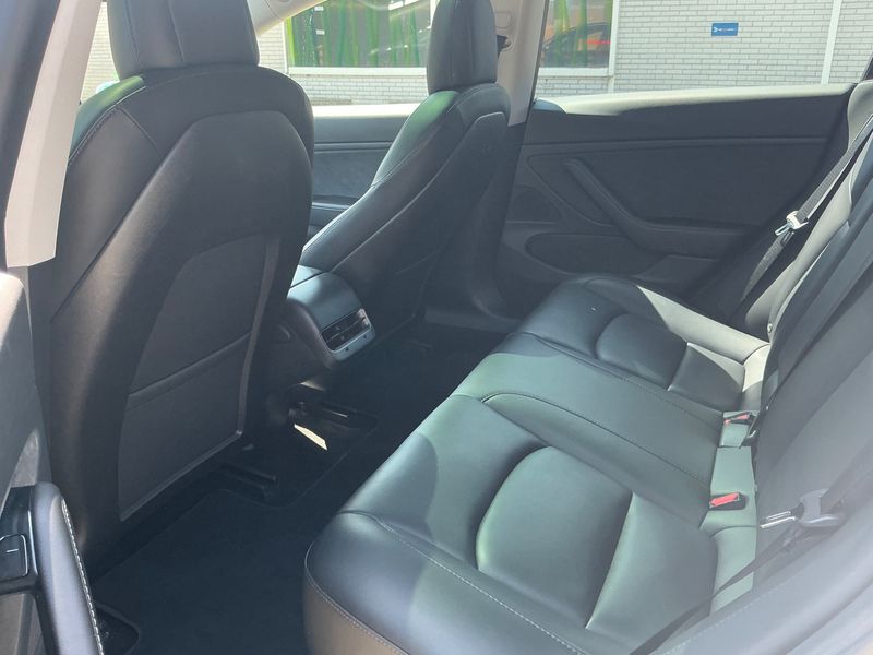 Tesla Model 3 Long Range Dual Long Range Dual AWD — zdjęcie 14