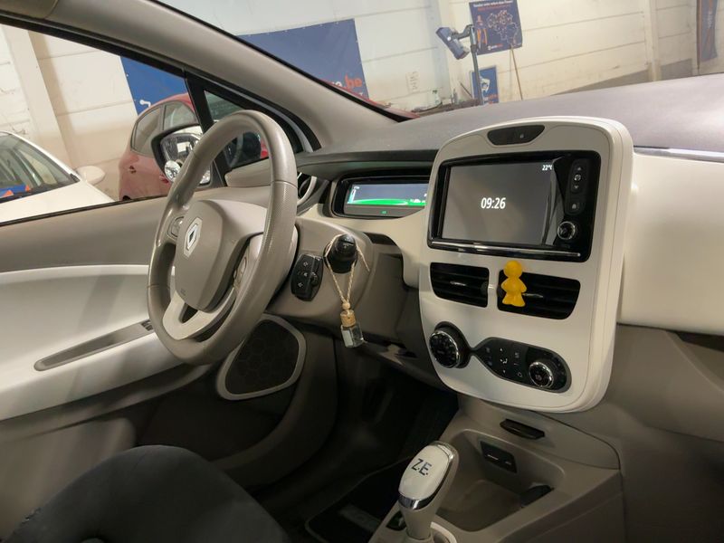 Renault Zoe electric drive 43 kW Life — zdjęcie 12