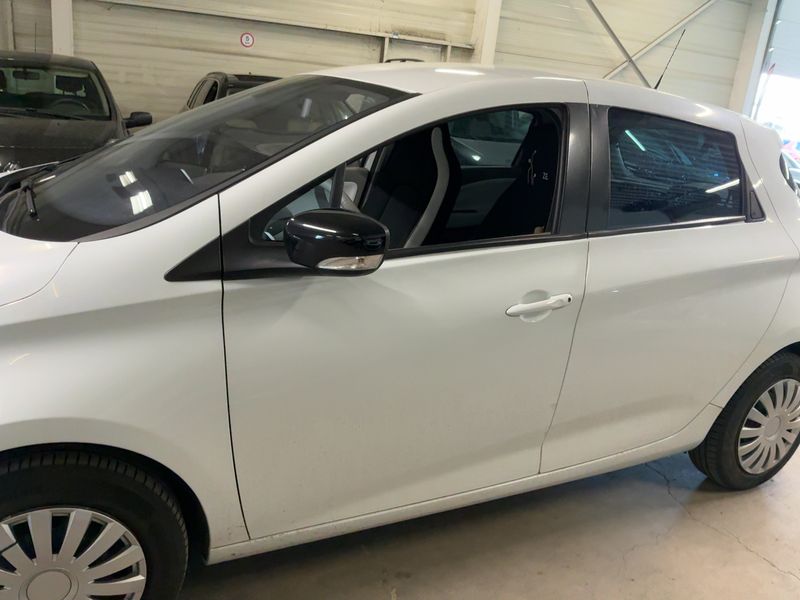 Renault Zoe electric drive 43 kW Life — zdjęcie 4